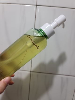 스킨큐어 산다화 순한 클렌징 동백 오일 200ml — 5점을 준 리뷰어가 2023년 4월 올린 사용 사진