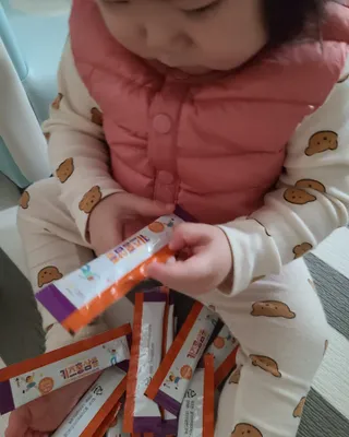 베거스코리아 [콜리케어] 키즈 홍삼콜리 딸기맛 14포 — 5점을 준 리뷰어가 2021년 11월 올린 사용 사진