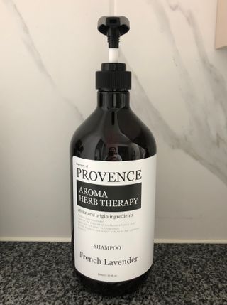 프로방스 프렌치 라벤더 샴푸 1,000ml — 5점을 준 리뷰어가 2021년 5월 올린 사용 사진