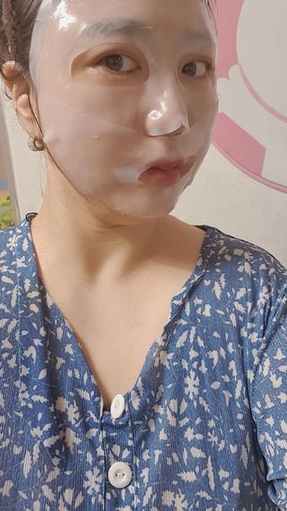 약손명가코스메틱 에오스보떼 푸가 64 스킨 핏 콜라겐 매직 마스크 — 5점을 준 리뷰어가 2021년 2월 올린 사용 사진