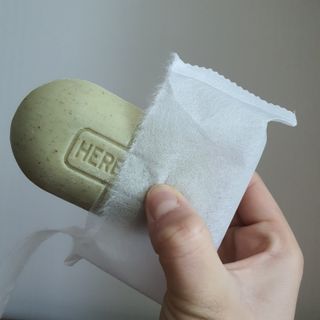 제이제이바이오 허브마사지바 올인원 알약비누 — 5점을 준 리뷰어가 2022년 3월 올린 사용 사진