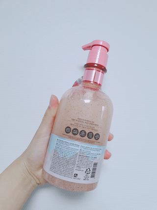 벨먼 내추럴스파 수분광채 스크럽 바디워시 600ml 5종 — 4.5점을 준 리뷰어가 2022년 5월 올린 사용 사진