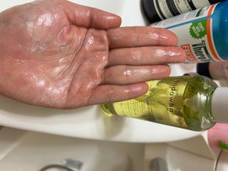 스킨큐어 산다화 순한 클렌징 동백 오일 200ml — 4.5점을 준 리뷰어가 2023년 8월 올린 사용 사진