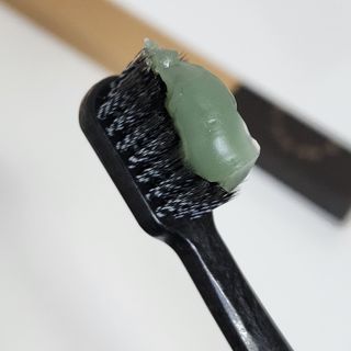 소담스퀘어 상암 오호코퍼레이션 덴티넘 미세모 옥수수칫솔 월간칫솔 12개 — 5점을 준 리뷰어가 2022년 12월 올린 사용 사진