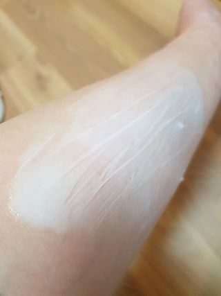 버텍스넘버원 버텍스 넘버원 햄프씨드오일 핸드밤, 바디크림 — 4점을 준 리뷰어가 2022년 3월 올린 사용 사진