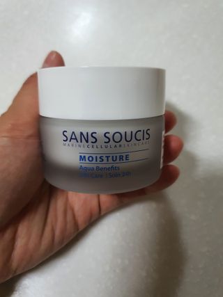 산수시 아쿠아 베네핏 24h 수부지 물광 속건조 수분크림 50ml — 5점을 준 리뷰어가 2021년 6월 올린 사용 사진