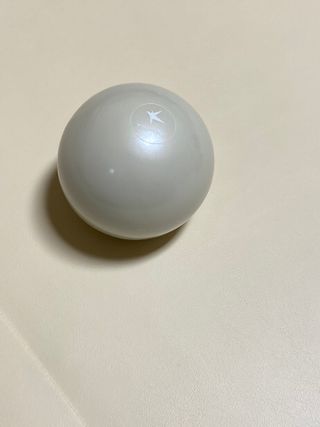 트라택 쿠셔닝 웨이트볼 0.5kg + 1kg SET — 2.5점을 준 리뷰어가 2022년 4월 올린 사용 사진