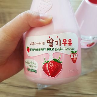 [과일나라] 피부가 마시는 딸기우유 바디클렌저&바디로션 — 3.5점을 준 리뷰어가 2022년 2월 올린 사용 사진