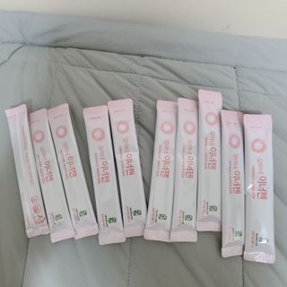 [모마네] 이너뷰티 히알루론산 비오틴 코큐텐 저분자피쉬콜라겐 - 3 g 30포 ★석류맛 — 4점을 준 리뷰어가 2021년 12월 올린 사용 사진