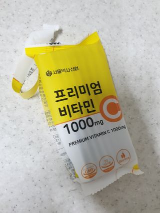 서울약사신협 프리미엄 비타민C 1,000mg_2.5g x 50포 — 5점을 준 리뷰어가 2021년 10월 올린 사용 사진