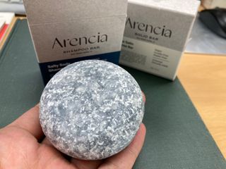 Arencia 아렌시아 솔티소다 샴푸바, 더 새틴 린스바 세트 — 4점을 준 리뷰어가 2021년 6월 올린 사용 사진