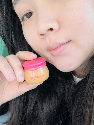 [후르디아] 올리브영 꿀과즙 립밤 2종 (블루베리/석류) — 5점을 준 리뷰어가 2021년 11월 올린 사용 사진