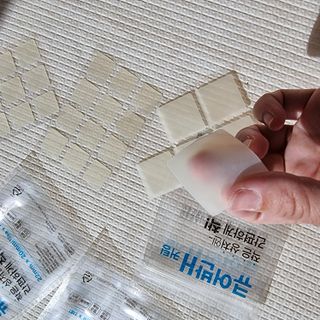 [큐어반H 커팅] 간편하게 떼서 쓰는 자외선차단 습윤밴드 (1팩/30매입) — 5점을 준 리뷰어가 2022년 11월 올린 사용 사진
