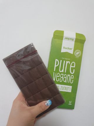 당류2g 자일리톨로 단맛을낸 슈카 퓨어비건 무설탕초콜릿 Xucker vegan 2개입 — 5점을 준 리뷰어가 2021년 4월 올린 사용 사진