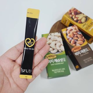 짜먹는 이지견과 짜먹는 이지아몬드, 짜먹는 이지허니피넛, 짜먹는 이지캐슈넛 각 10g X  10포 — 5점을 준 리뷰어가 2021년 2월 올린 사용 사진
