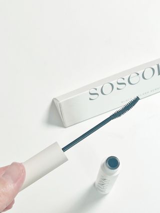 더소설 소설 블랙아이래쉬 세럼 10g(SOSEOL BLACK EYELASH SERUM 10g) — 5점을 준 리뷰어가 2023년 6월 올린 사용 사진