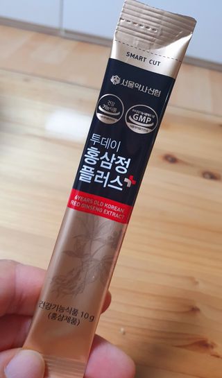 서울약사신협_투데이홍삼정플러스스틱_10g x 30포 — 5점을 준 리뷰어가 2021년 5월 올린 사용 사진