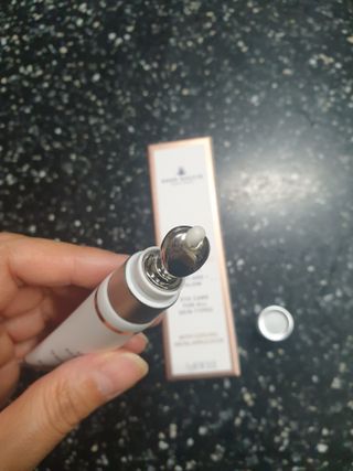 산수시 일루미네이팅 펄 영양 다크서클 스틱 아이 크림 케어 15ml — 5점을 준 리뷰어가 2021년 6월 올린 사용 사진