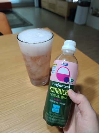 더그레잇티 콤부차 [매일유업] 더그레잇티 44kcal 콤부차 300ml *12개입 (오리지널 6개+베리리치 6개) — 5점을 준 리뷰어가 2023년 8월 올린 사용 사진