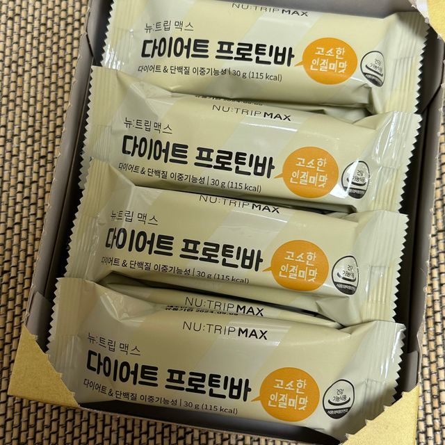 [뉴트립] 국내 최초 2중 기능성 다이어트 프로틴바 1박스 12개입 (30g x 12포) 리뷰 사진