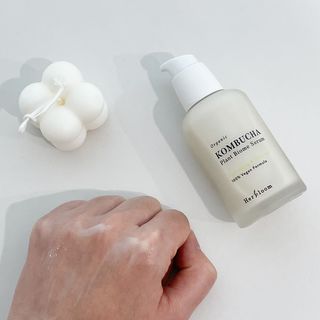 허블룸 콤부차 플랜트바이옴 비건 세럼 & 베지비타민앰플 — 4.5점을 준 리뷰어가 2021년 3월 올린 사용 사진