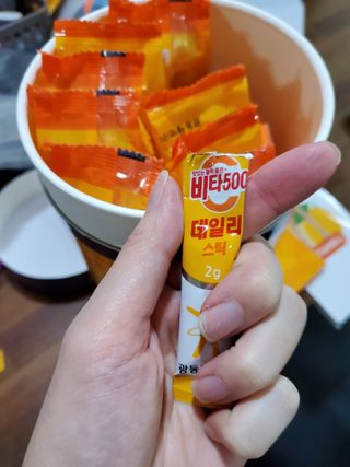 광동생활건강 [광동] 제니비타민C 비타500데일리스틱 180포+제니등신대+제니스티커 — 5점을 준 리뷰어가 2021년 12월 올린 사용 사진