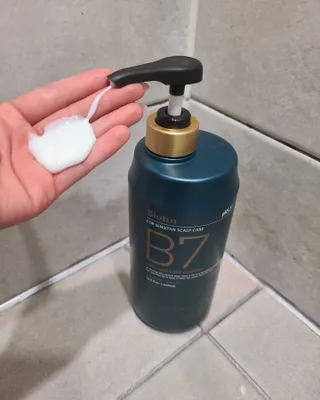 [포레스트스토리] 탈모증상완화 샴푸 1,000ml — 5점을 준 리뷰어가 2022년 8월 올린 사용 사진
