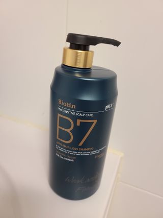 [포레스트스토리] 탈모증상완화 샴푸 1,000ml — 5점을 준 리뷰어가 2022년 3월 올린 사용 사진