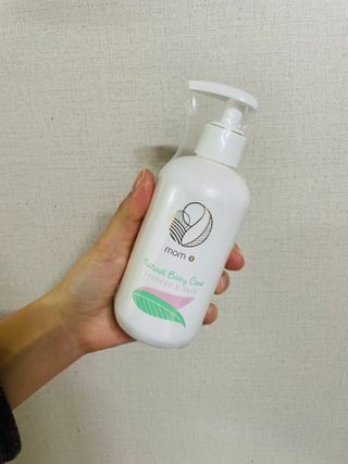mom e 맘이 내추럴 베이비 케어 샴푸앤바스+로션 — 4점을 준 리뷰어가 2021년 1월 올린 사용 사진
