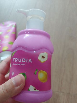 [후르디아] 과즙 뿜뿜_모과 바디워시+바디에센스 세트 — 4점을 준 리뷰어가 2021년 1월 올린 사용 사진