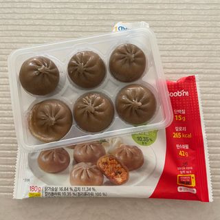 로드몰 [굽네] 컬리플라워 닭가슴살 만두 2종 6팩 — 5점을 준 리뷰어가 2021년 10월 올린 사용 사진