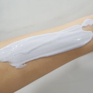 벨먼 내추럴 스파 머드레티놀 바디워시(그린로즈, 미드나잇 피오니) — 5점을 준 리뷰어가 2022년 6월 올린 사용 사진