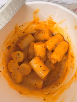 나우  [요리궁리] B타입 ( 매콤, 치즈, 매콤까르보 ) 꽃떡볶이 6개입 세트 — 5점을 준 리뷰어가 2025년 3월 올린 사용 사진