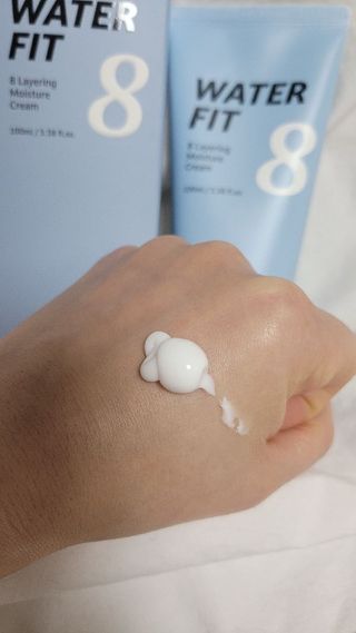 나우 [리브엠]피부 속부터 겹겹이, 촘촘하게! 워터핏8중 수분착붙 크림 — 5점을 준 리뷰어가 2024년 12월 올린 사용 사진