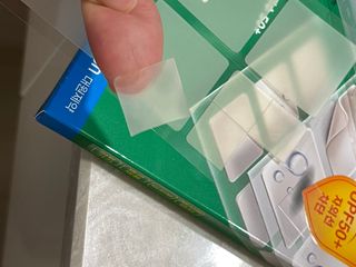 [큐어반H 커팅] 간편하게 떼서 쓰는 자외선차단 습윤밴드 (1팩/30매입) — 5점을 준 리뷰어가 2022년 11월 올린 사용 사진