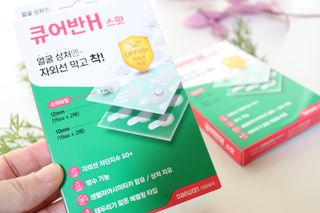 [큐어반H 스팟] 자외선 99프로 차단되는 스틱타입 스팟밴드(1팩 / 66매입) — 5점을 준 리뷰어가 2022년 11월 올린 사용 사진