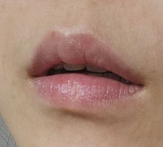[후르디아] 올리브영 꿀과즙 립밤 2종 (블루베리/석류) — 5점을 준 리뷰어가 2022년 11월 올린 사용 사진