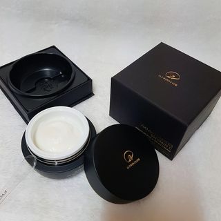 오투에니원 갈락토미세스 비타민 C 프리미엄 블랙스완 크림 50g — 5점을 준 리뷰어가 2022년 12월 올린 사용 사진