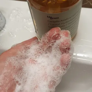 빅그린 안티 헤어로스 탈모 시카 바이옴 샴푸 500ml (중건성두피용) — 5점을 준 리뷰어가 2022년 7월 올린 사용 사진