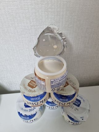 매일바이오 그릭요거트 오리지널 플레인 4개, 로스터리 커피믹스 4개 — 4점을 준 리뷰어가 2021년 12월 올린 사용 사진