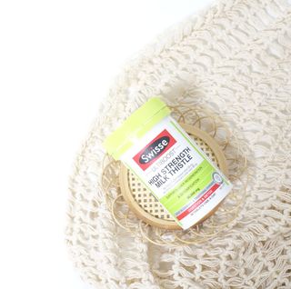 Swisse 스위스 고함량 밀크씨슬 35,000mg 60정 — 5점을 준 리뷰어가 2021년 11월 올린 사용 사진