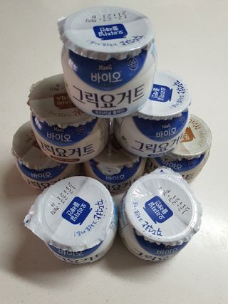 매일바이오 그릭요거트 오리지널 플레인 4개, 로스터리 커피믹스 4개 — 4점을 준 리뷰어가 2021년 12월 올린 사용 사진