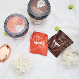 유비쿡 컵떡볶이 매운컵떡볶이2개/ 짜장컵떡볶이 2개  총 4개세트 — 5점을 준 리뷰어가 2021년 5월 올린 사용 사진
