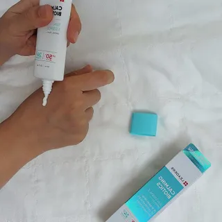 리더스코스메틱 리더스 카밍 바이오틱스 선 에센스 SPF 50+ PA++++ — 5점을 준 리뷰어가 2022년 7월 올린 사용 사진