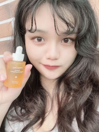 체르엠 스템앤셀 비타민 브라이트닝 에센스 30ml 1개 — 5점을 준 리뷰어가 2021년 10월 올린 사용 사진