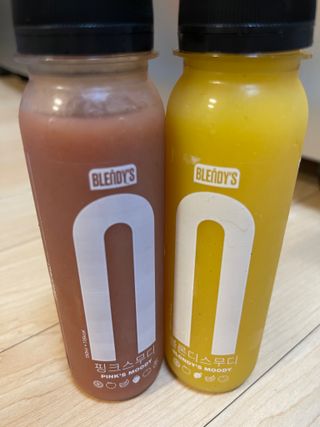 BLENDY'S 핑크 스무디+블론디 스무디 — 4.5점을 준 리뷰어가 2021년 11월 올린 사용 사진