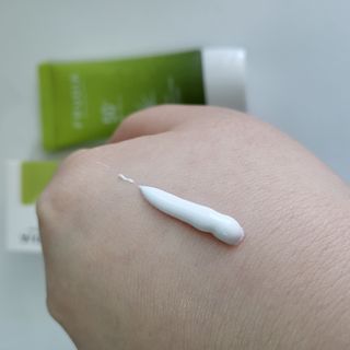 [후르디아] 민감피부를 위한 무기자차 논나노 아보카도 선크림 — 5점을 준 리뷰어가 2023년 4월 올린 사용 사진