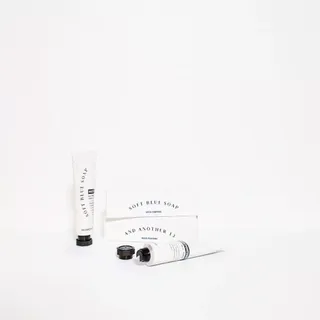 멈칫(MUMCHIT) 넥퍼퓸 NECKPERFUME 2가지 향 — 3.5점을 준 리뷰어가 2021년 11월 올린 사용 사진