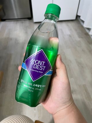 몽베스트 Montbest with Sparkling water Plain 20병 — 4점을 준 리뷰어가 2022년 11월 올린 사용 사진
