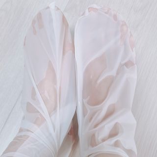 소담스퀘어 상암 [레스트업] 리얼 비타민 발 각질팩  Fast 30분 — 5점을 준 리뷰어가 2022년 12월 올린 사용 사진